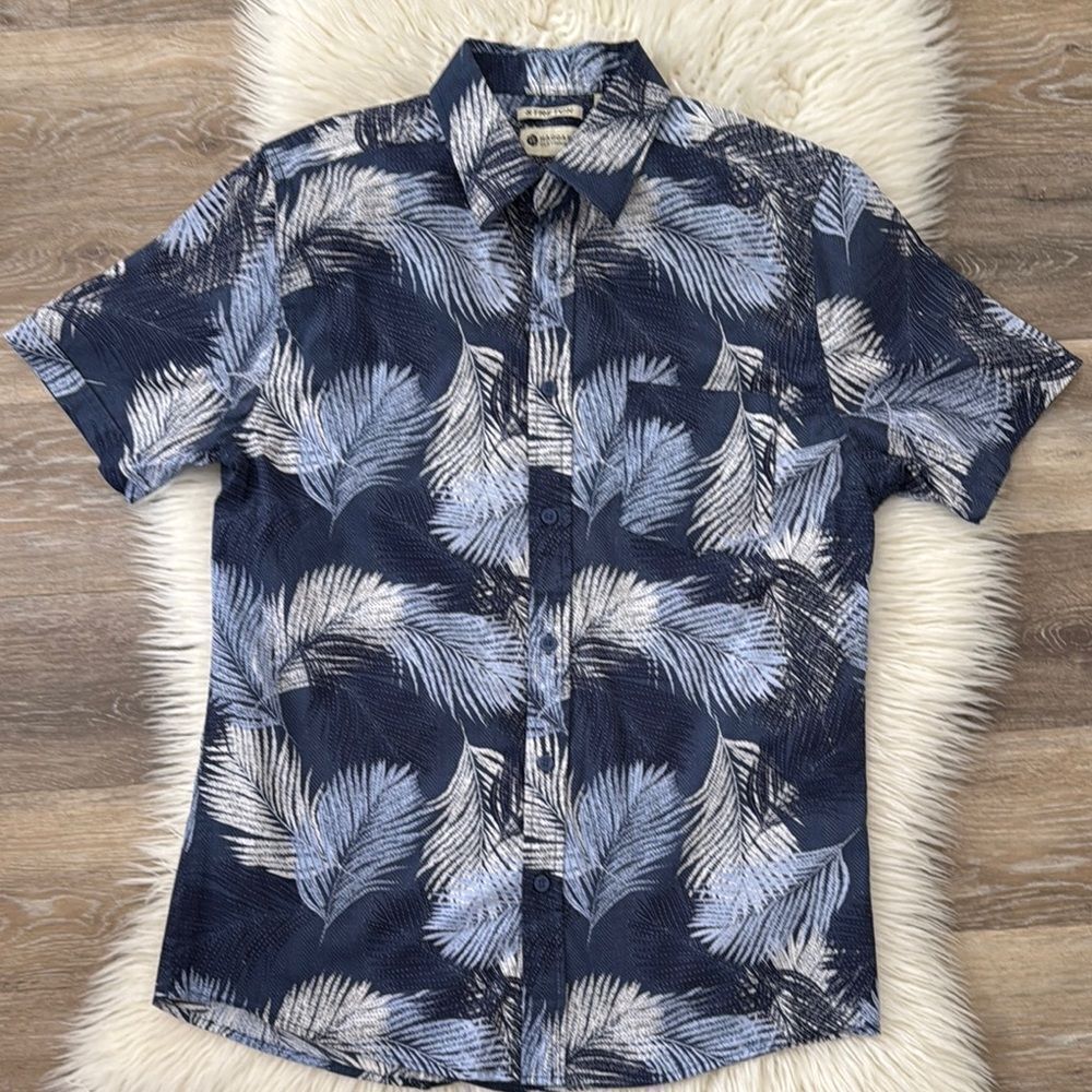 Men's Blue Leaf Print Shirt Perfect for Beach .Cruise. Vacation Size M